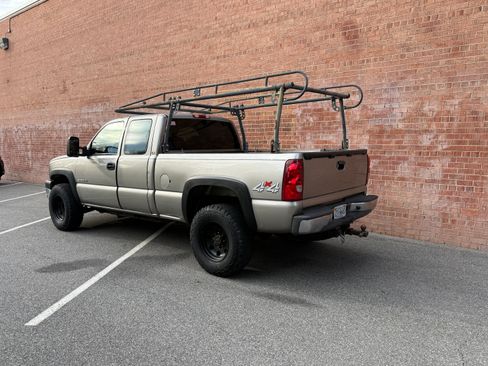 Used 2003 Chevrolet Silverado 2500 4x4 Extended Cab w/ Snow Plow Prep Package image 11