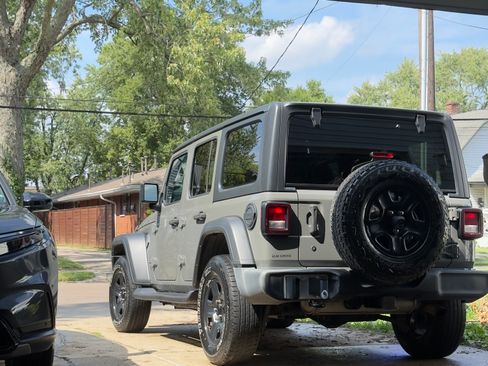 Used 2018 Jeep Wrangler Unlimited Sport AWD/4WD image 14
