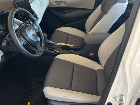 Used 2025 Toyota Corolla LE image 11