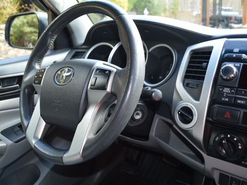 Used 2012 Toyota Tacoma 4x4 Double Cab image 11