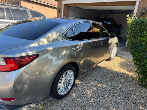 Used 2017 Lexus ES 350 image 4