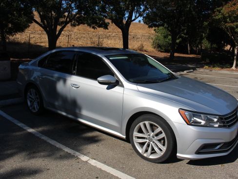 Used 2019 Volkswagen Passat 2.0T Wolfsburg FWD image 5