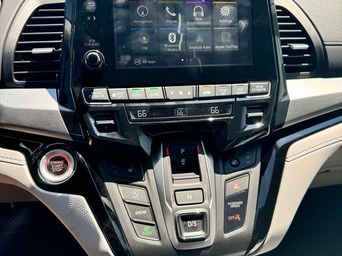Used 2024 Honda Odyssey Touring image 9