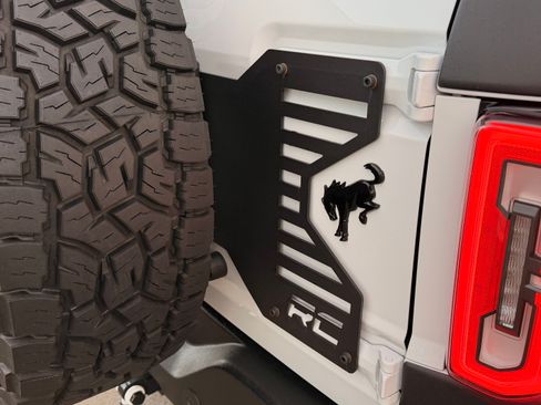 Used 2022 Ford Bronco Wildtrak image 11