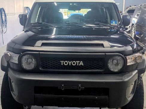Used 2007 Toyota FJ Cruiser 4WD image 1