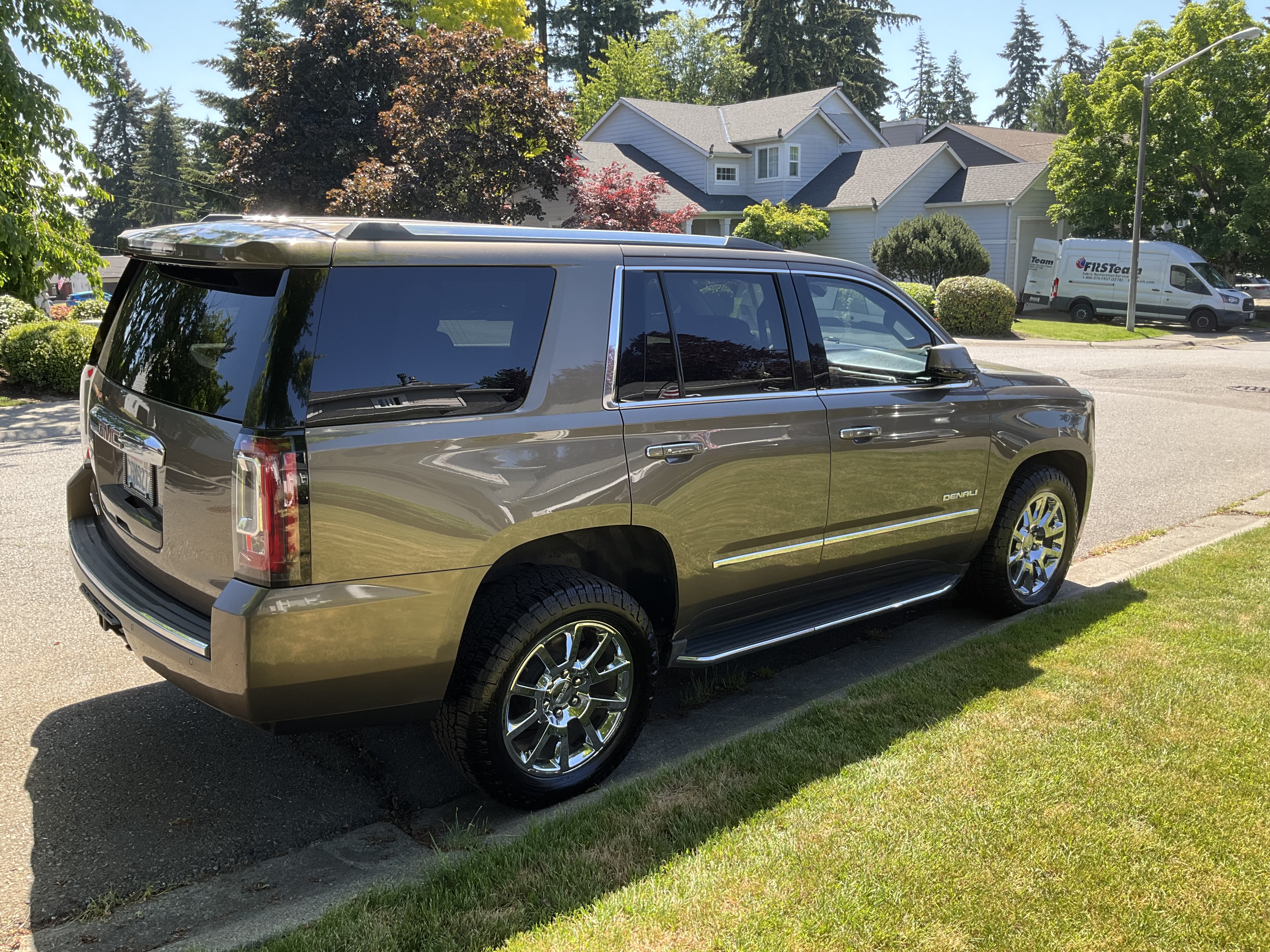 Used 2015 GMC Yukon Denali AWD/4WD image 8
