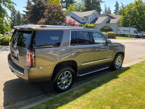 Used 2015 GMC Yukon Denali AWD/4WD image 8