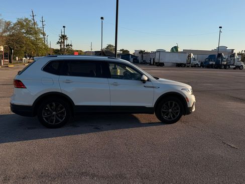 Used 2023 Volkswagen Tiguan SE image 15