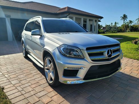 Used 2013 Mercedes-Benz GL 550 4MATIC image 5