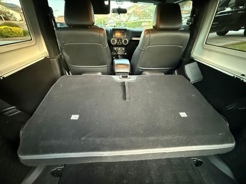 Used 2012 Jeep Wrangler Sport image 9