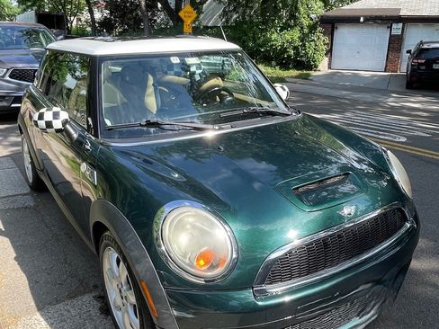 Used 2010 MINI Cooper S FWD image 1