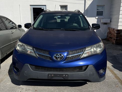 Used 2015 Toyota RAV4 LE image 1