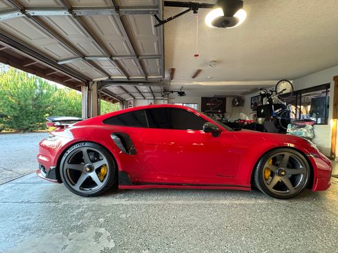 Used 2022 Porsche 911 Turbo S image 17