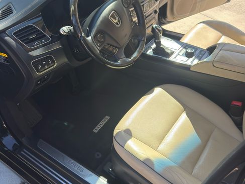 Used 2016 Hyundai Equus Signature image 11