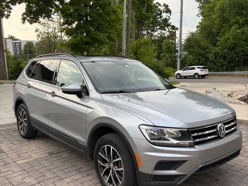 Used 2019 Volkswagen Tiguan SE AWD/4WD image 1