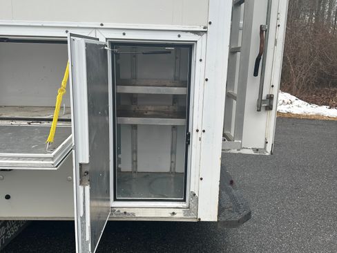 Used 2015 Ford E-350 and Econoline 350 Super Duty w/ Power Windows & Locks Group image 17