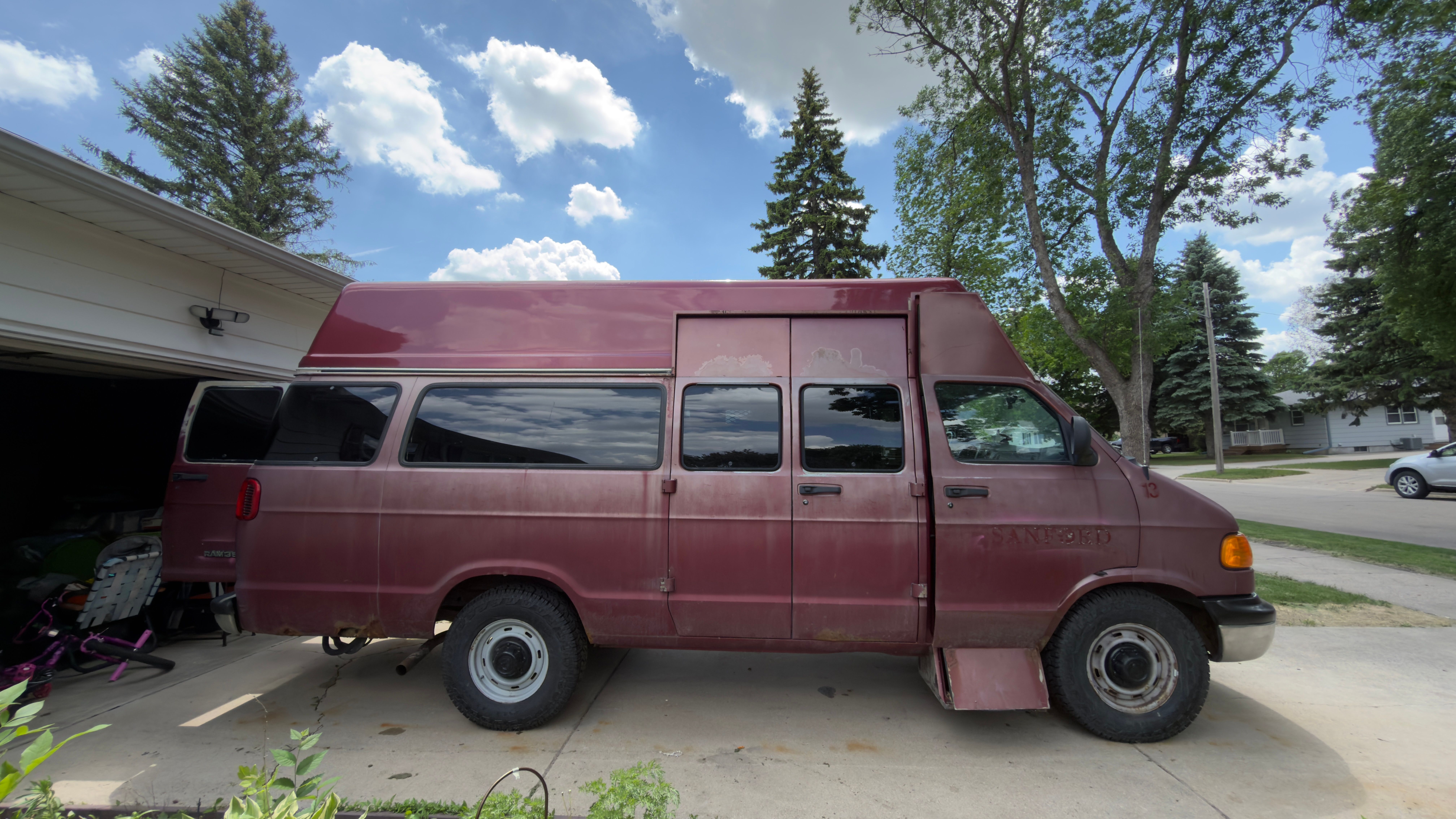 Used 1998 Dodge B3500 RWD image 2