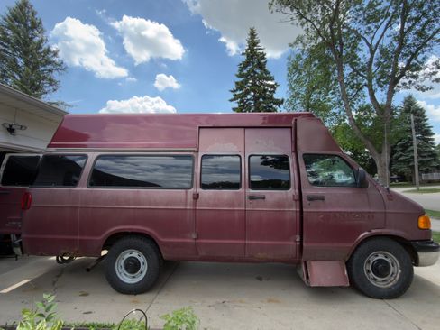 Used 1998 Dodge B3500 RWD image 2