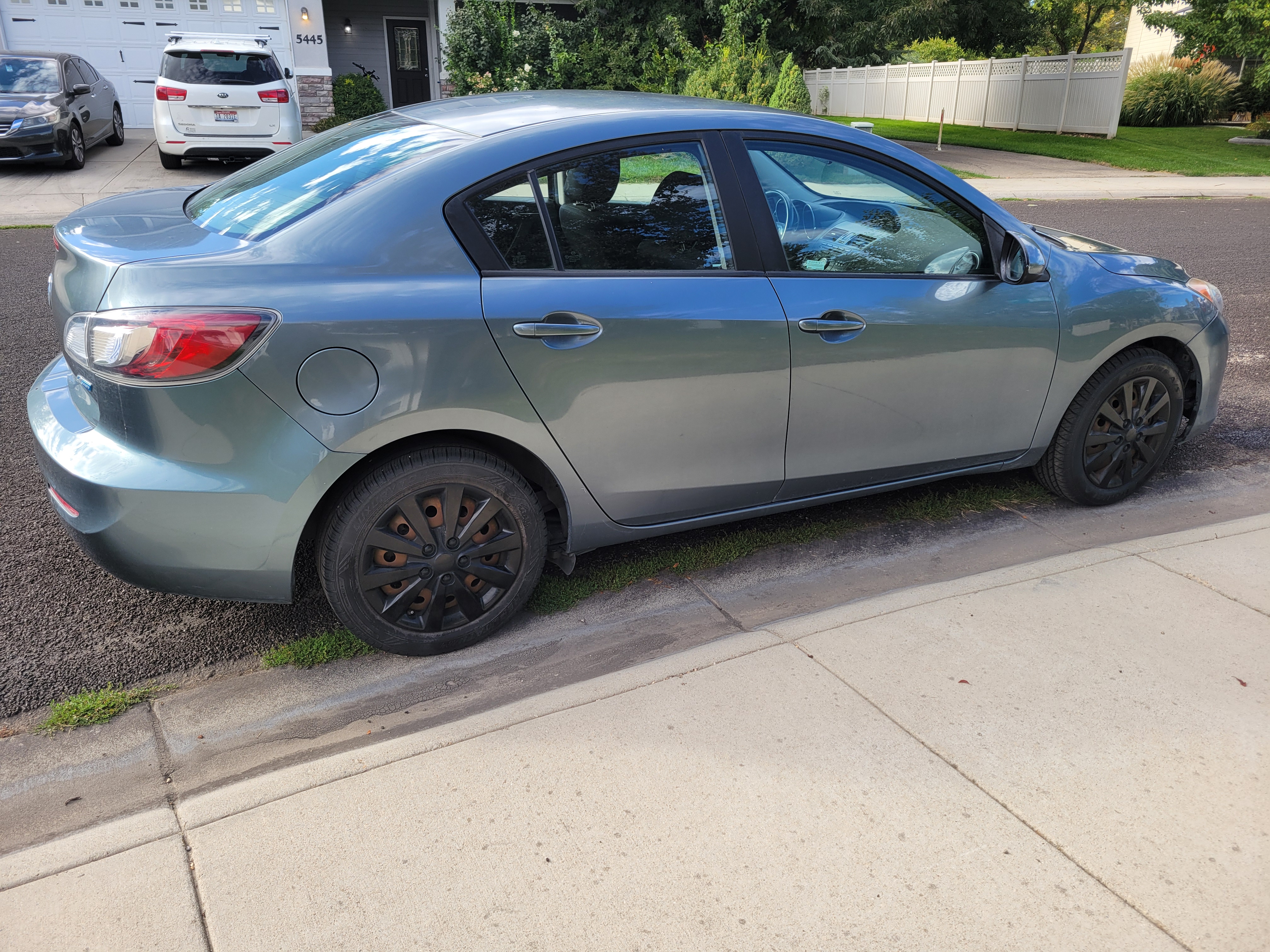 Used 2013 MAZDA MAZDA3 i Sport FWD image 12