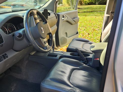 Used 2009 Nissan Frontier LE w/ LE Value Truck Pkg image 8