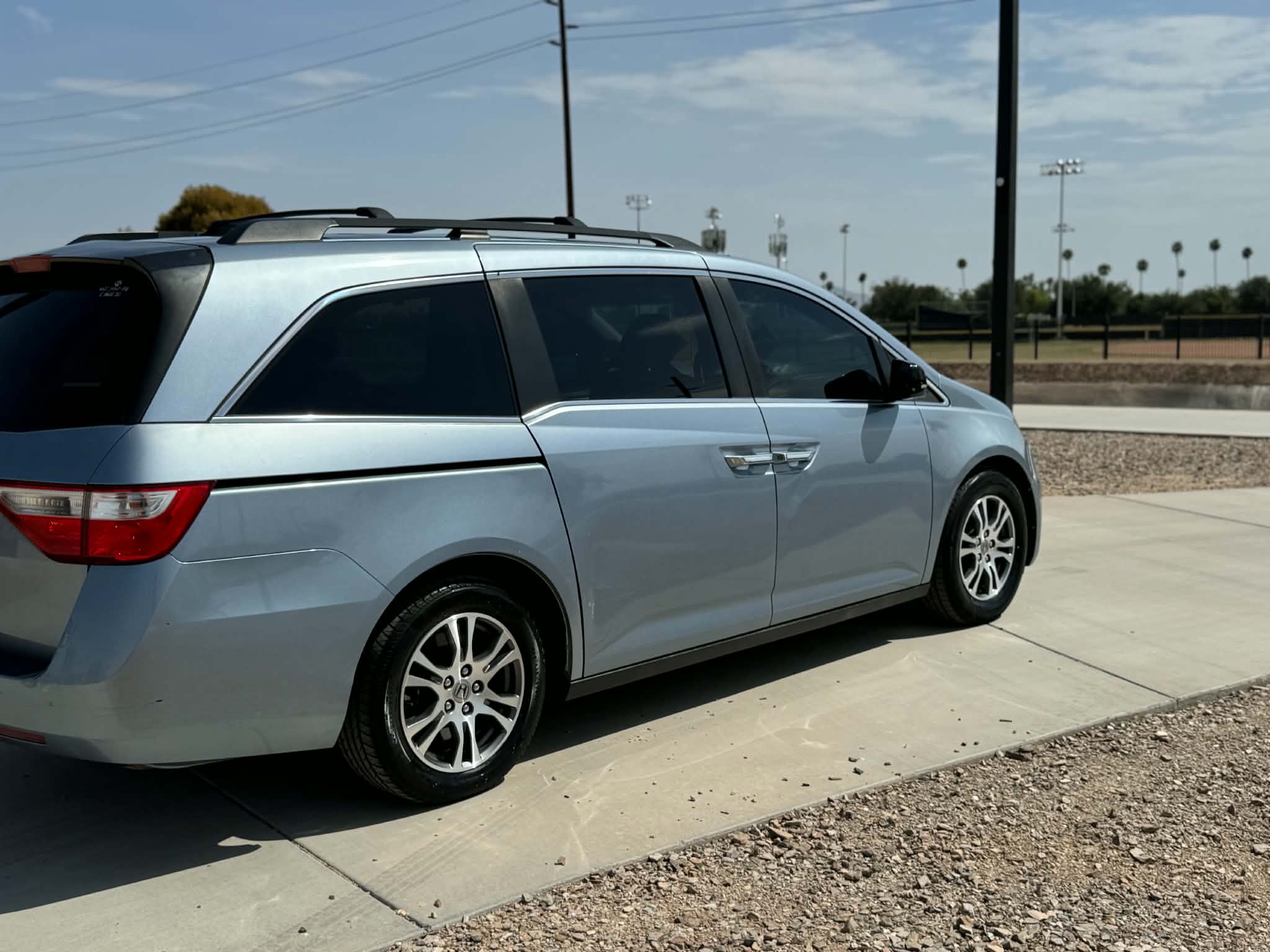 Used 2011 Honda Odyssey EX image 2