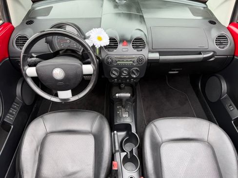 Used 2009 Volkswagen Beetle S FWD image 17
