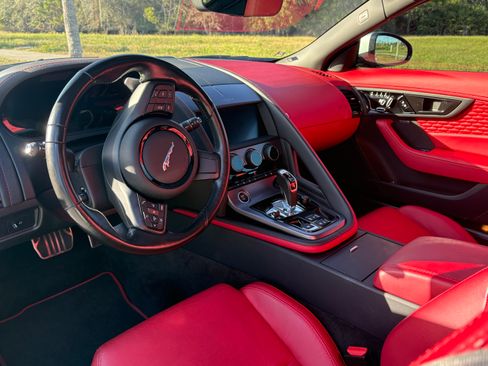 Used 2022 Jaguar F-TYPE Coupe image 12
