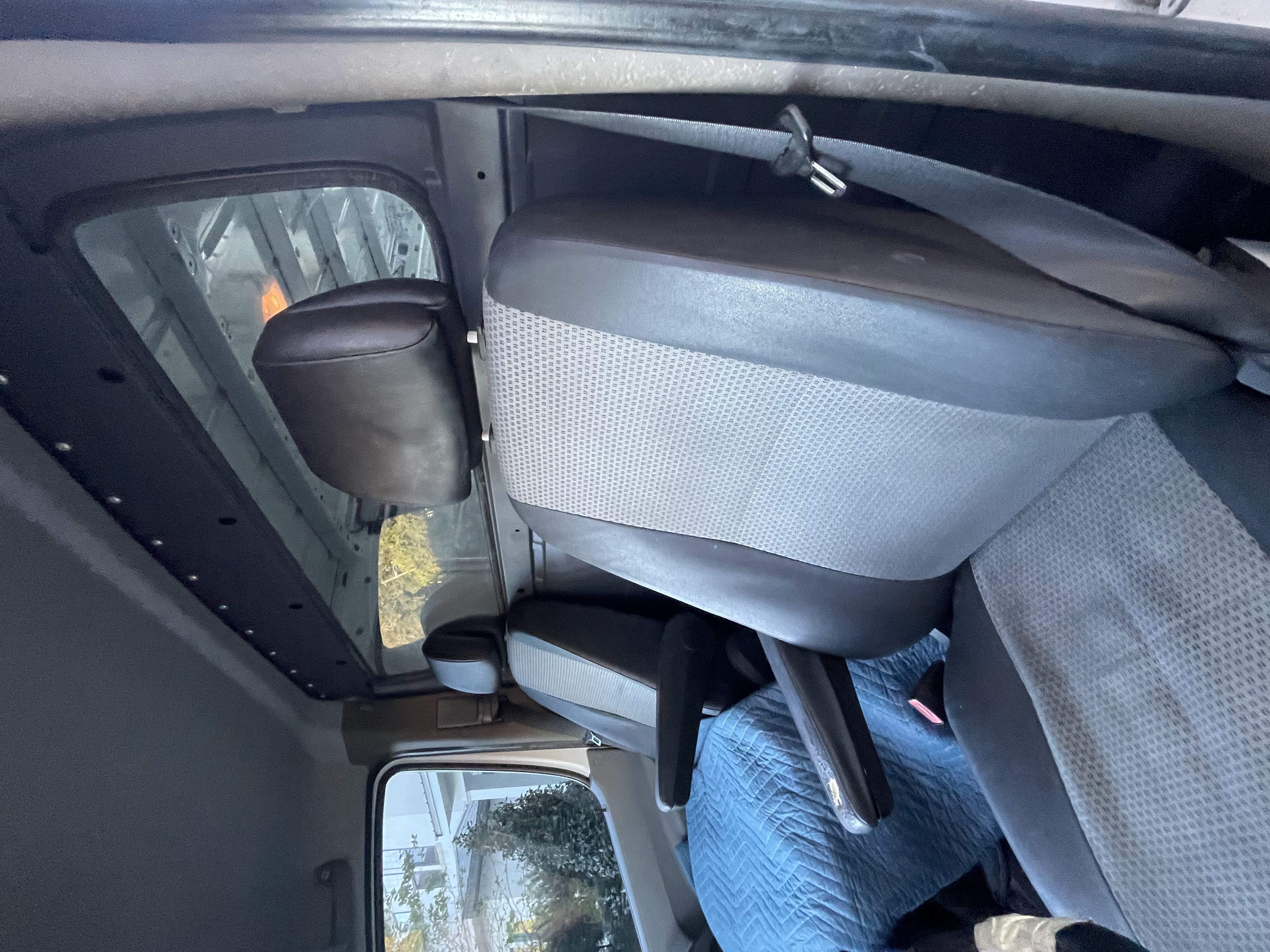 Used 2007 Dodge Sprinter 2500 RWD image 9