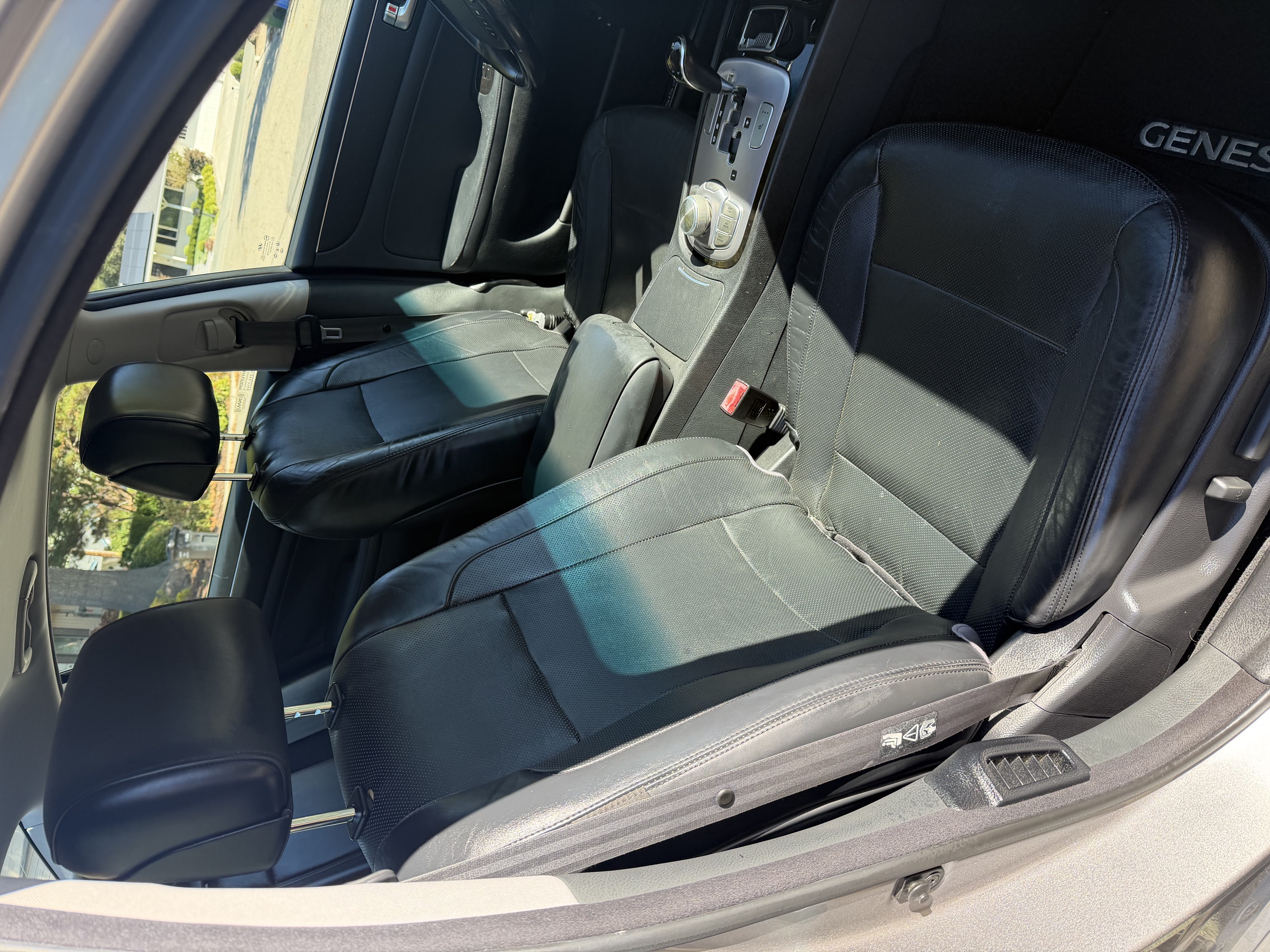 Used 2012 Hyundai Genesis 4.6 RWD image 19