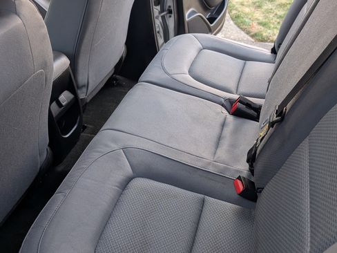 Used 2017 GMC Canyon 2WD Crew Cab w/ Convenience Package image 9