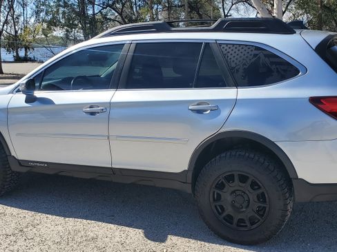 Used 2017 Subaru Outback 2.5i Limited image 5