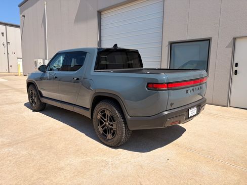 Used 2026 Rivian R1T Premium AWD/4WD image 2