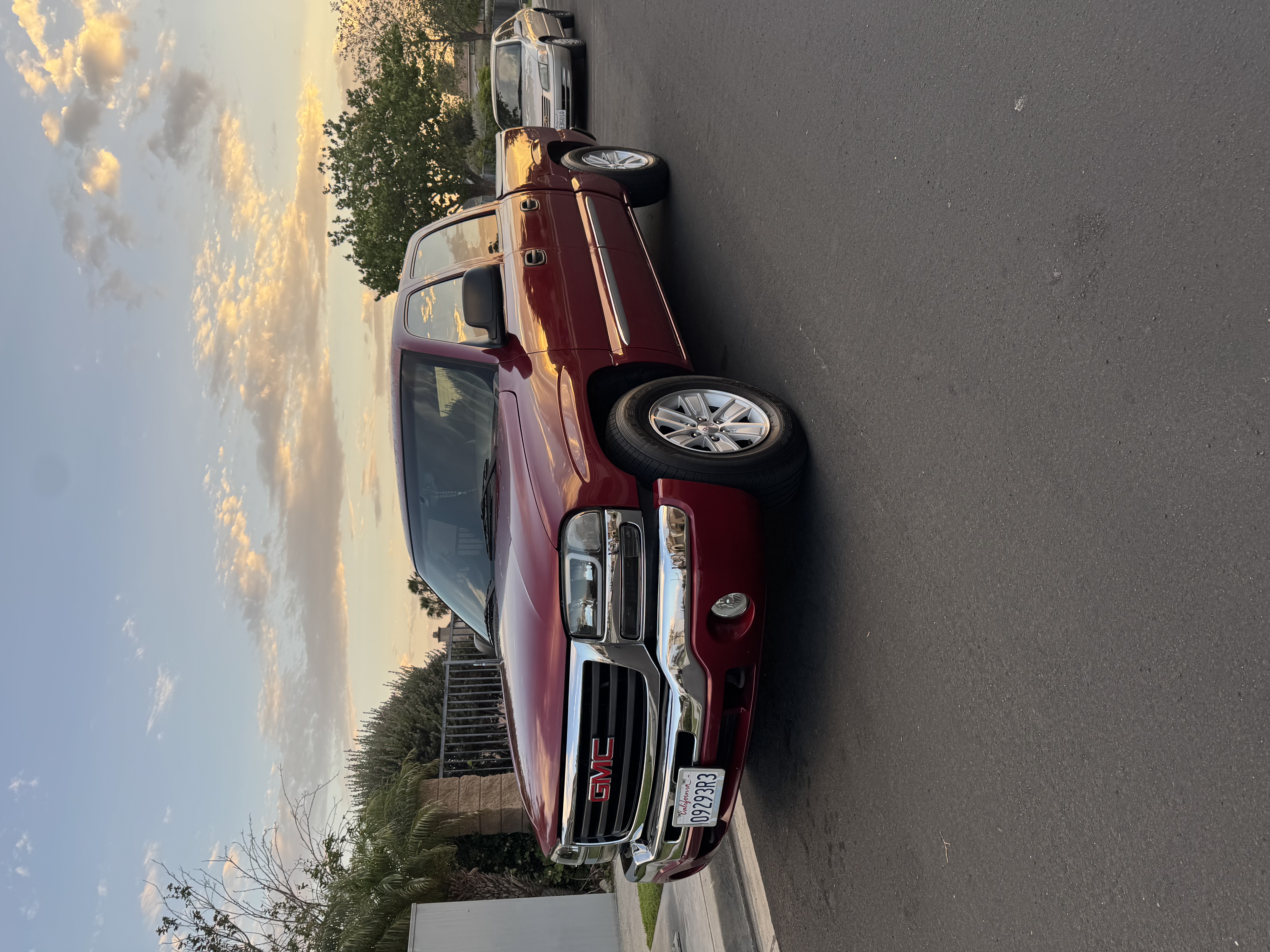 Used 2006 GMC Sierra 1500 SLE w/ Light Duty Power Package RWD image 1