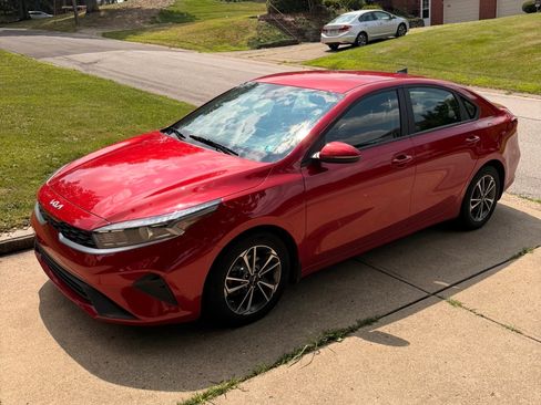 Used 2024 Kia Forte LXS w/ LXS Technology Package FWD image 1