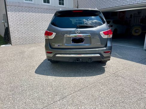 Used 2015 Nissan Pathfinder Platinum FWD image 6