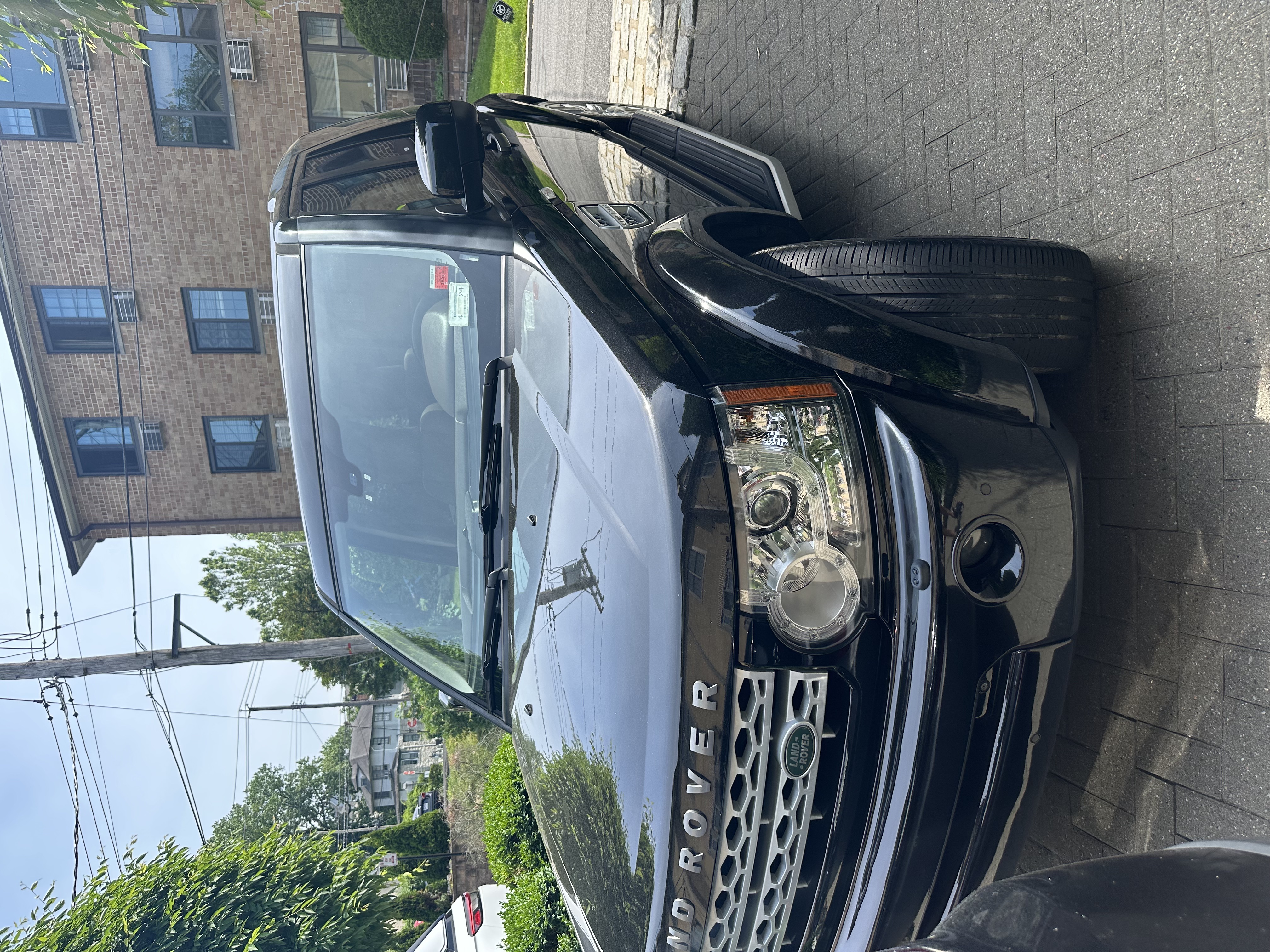 Used 2013 Land Rover LR4 HSE AWD/4WD image 1