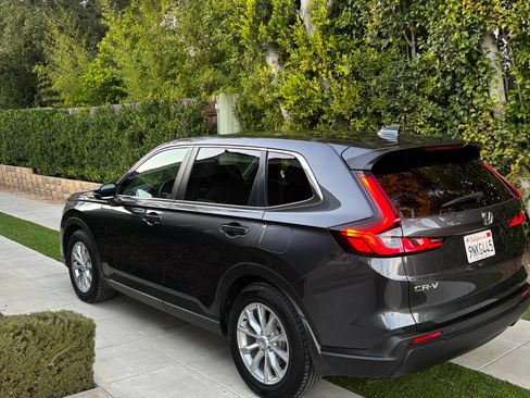 Used 2025 Honda CR-V EX-L image 6