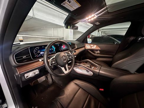 Used 2022 Mercedes-Benz GLS 450 4MATIC image 9