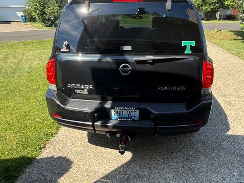 Used 2015 Nissan Armada Platinum w/ 2nd Row Captain Seat Package AWD/4WD image 2