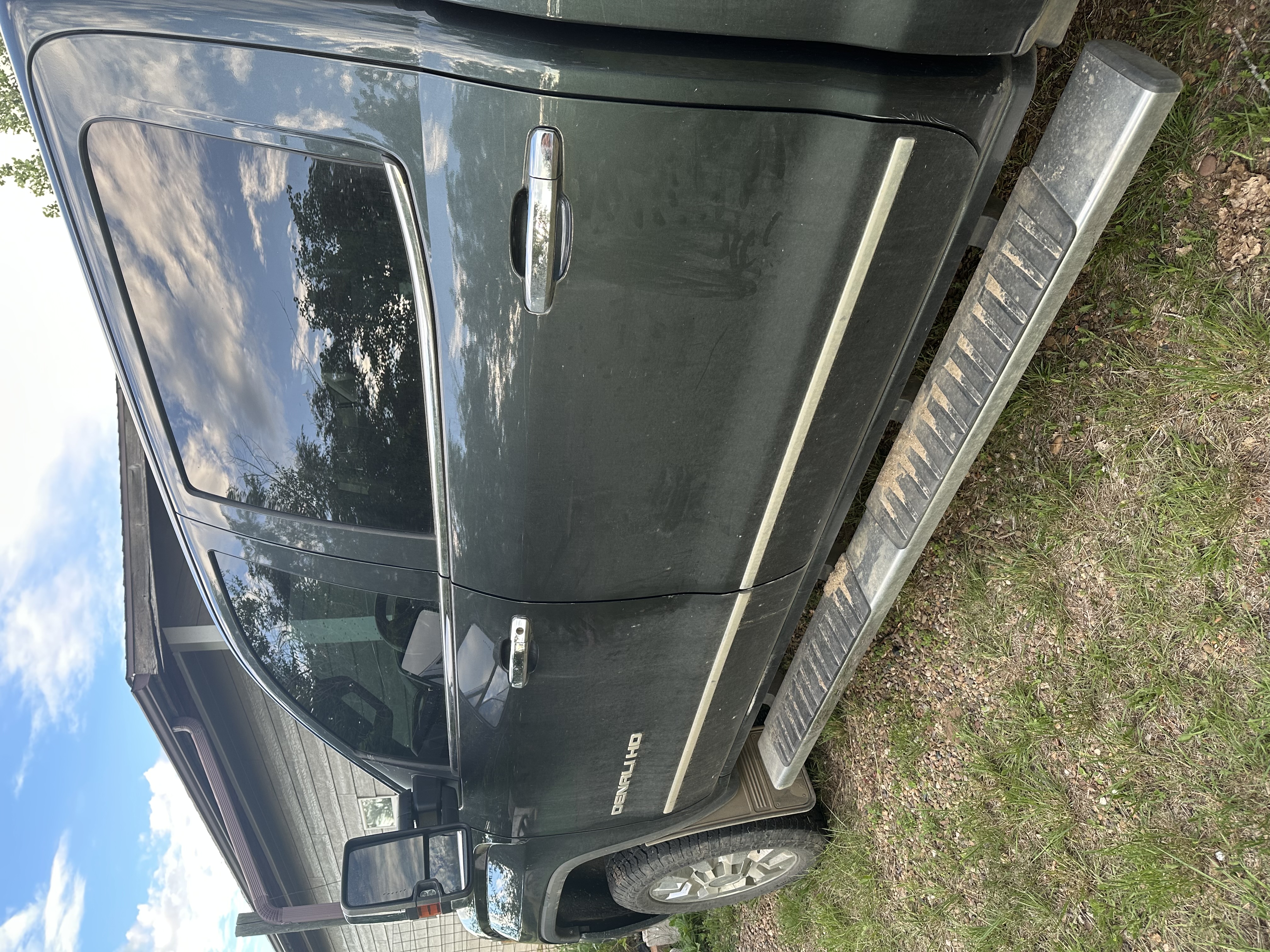 Used 2017 GMC Sierra 2500 Denali w/ Duramax Plus Package AWD/4WD image 11