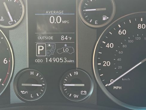 Used 2013 Lexus LX 570 4WD w/ Luxury Pkg image 1