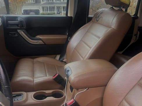 Used 2011 Jeep Wrangler Unlimited Sport image 6