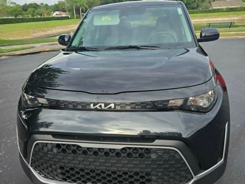Used 2025 Kia Soul LX w/ LX Technology Package FWD image 4