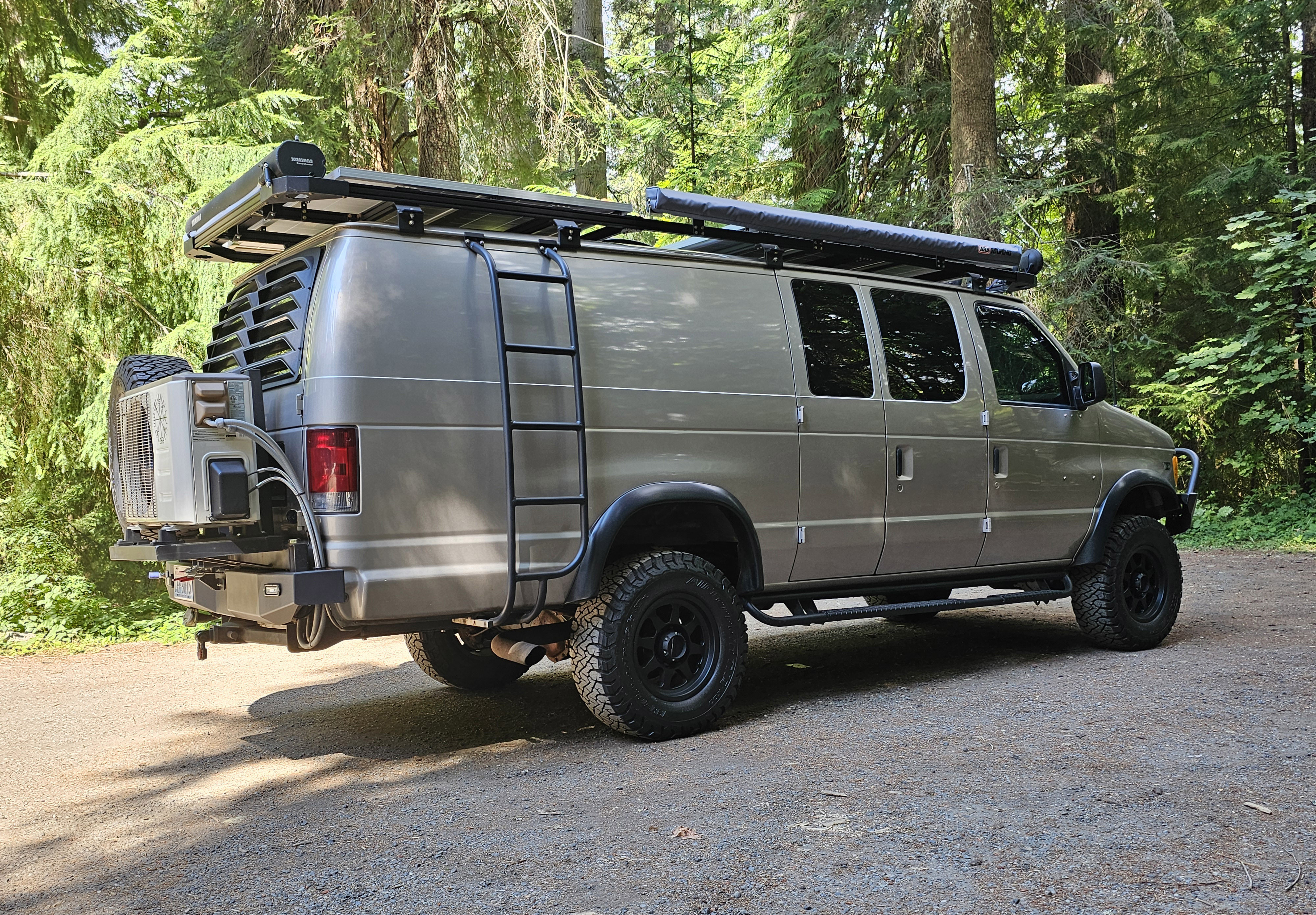 Used 2002 Ford E-350 and Econoline 350 Extended Super Duty RWD image 9