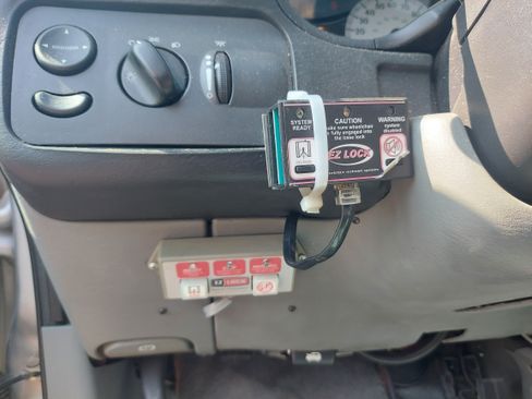 Used 2005 Dodge Grand Caravan SE w/ Popular Equipment Group I image 3