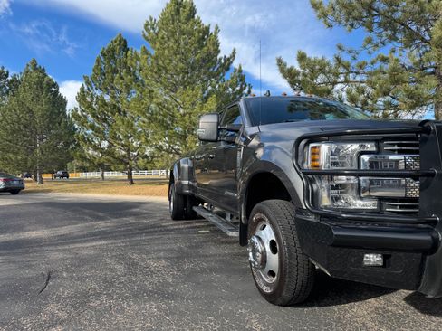 Used 2019 Ford F350 Lariat w/ Lariat Ultimate Package image 5
