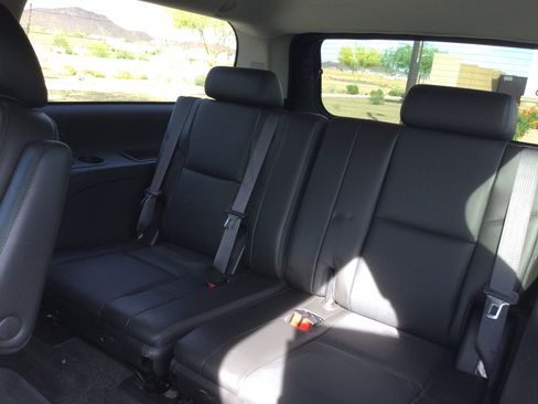 Used 2012 Chevrolet Suburban LTZ image 11