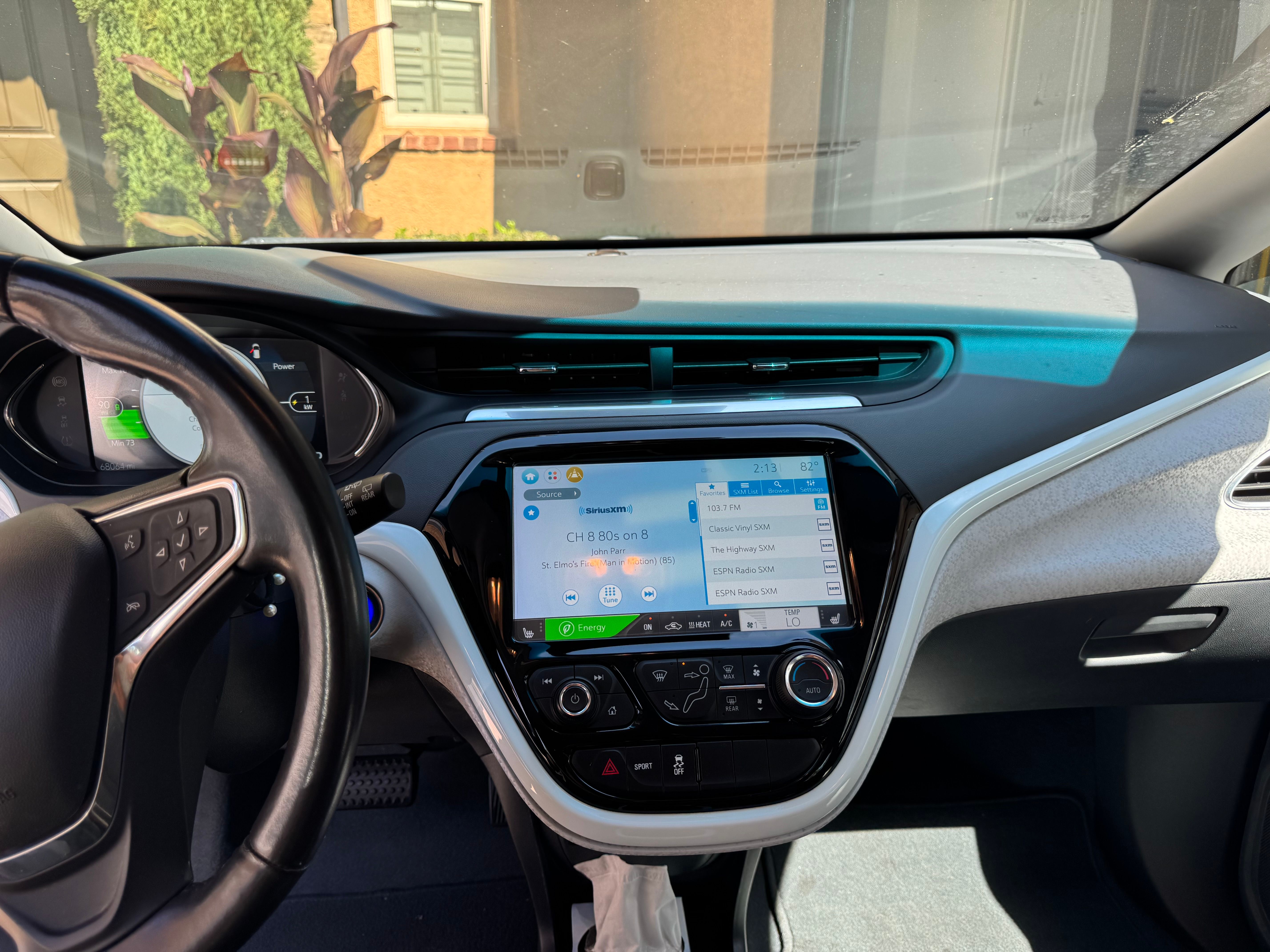 Used 2021 Chevrolet Bolt Premier w/ Infotainment Package FWD image 11