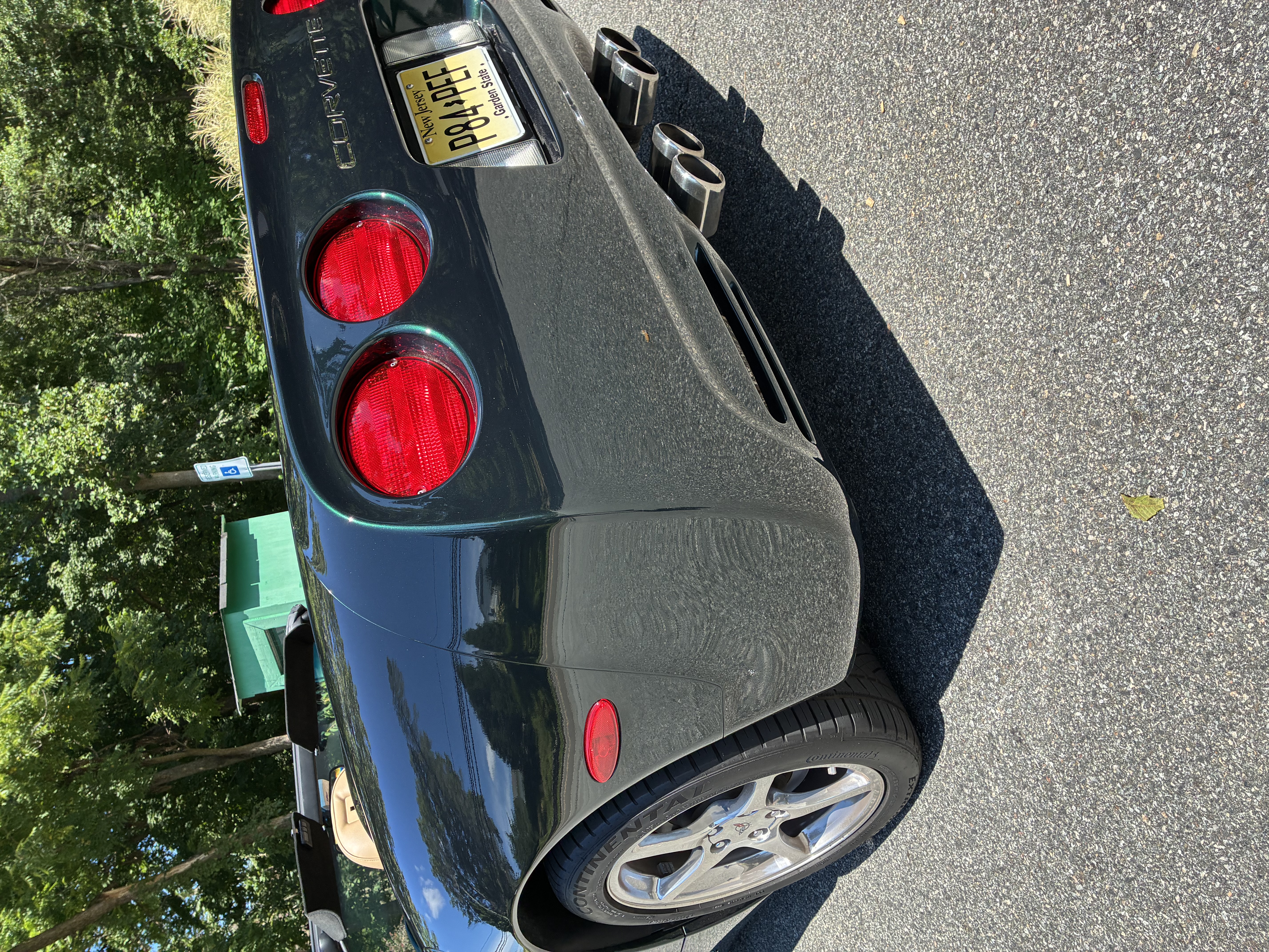 Used 2000 Chevrolet Corvette Convertible w/ Performance Handling Pkg RWD image 9