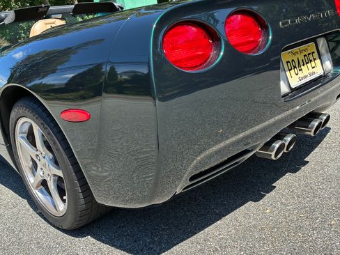 Used 2000 Chevrolet Corvette Convertible w/ Performance Handling Pkg RWD image 9